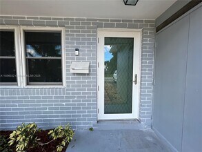 3350 SW 16th Ct in Fort Lauderdale, FL - Building Photo - Building Photo
