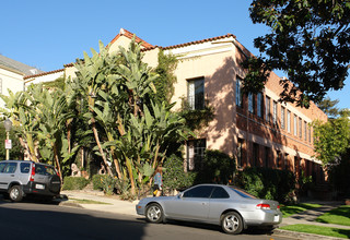 1926 N Kenmore Ave in Los Angeles, CA - Foto de edificio - Building Photo