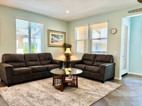 1428 Windshore Way in Oxnard, CA - Building Photo - Building Photo