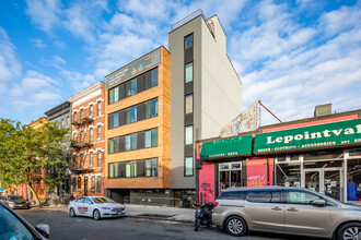 359 Linden St in Brooklyn, NY - Foto de edificio - Primary Photo