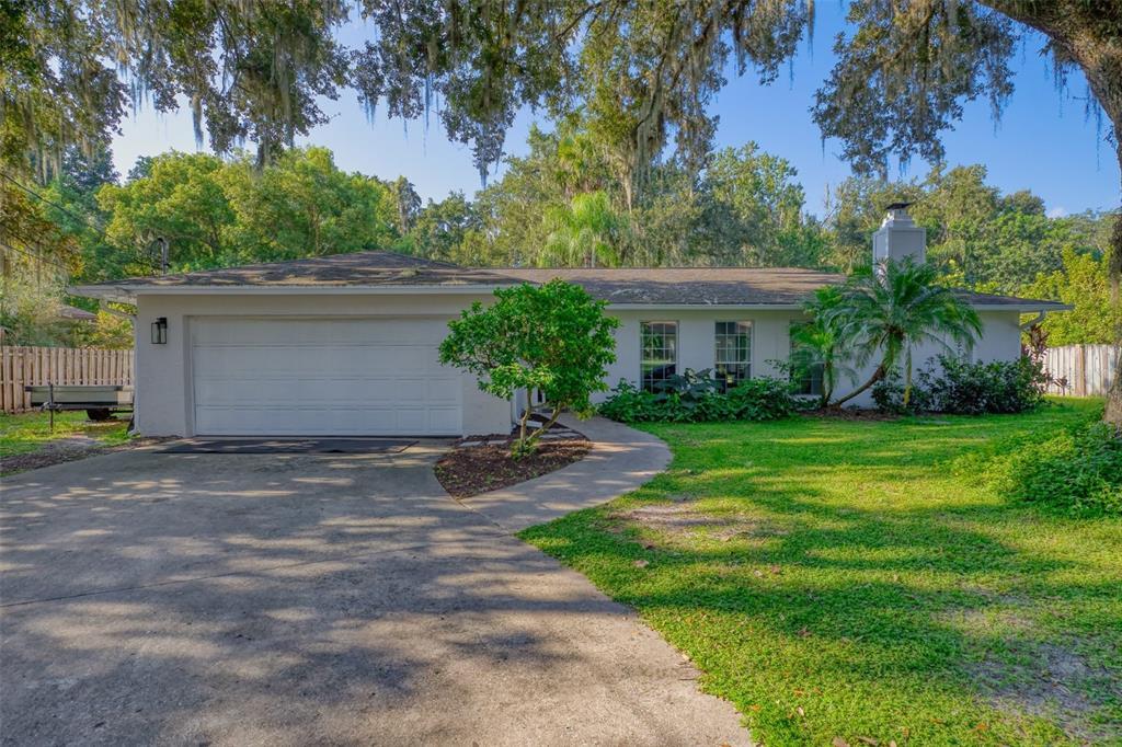 398 Palm Dr in Oviedo, FL - Building Photo