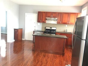77 E 22nd St-Unit -2# in Bayonne, NJ - Building Photo - Building Photo