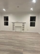 9642 Bryson Ave in South Gate, CA - Foto de edificio - Building Photo
