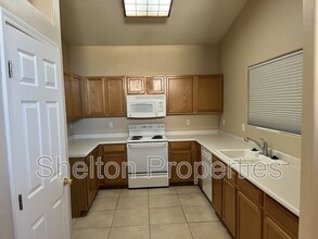 9065 W Custer Ln in Peoria, AZ - Building Photo - Building Photo