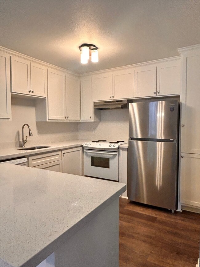 property at 909 Silber Rd