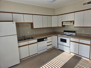 3007 W Sunset Dr in Carbondale, IL - Foto de edificio - Building Photo