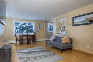 4751 Old Airport Rd in Fairbanks, AK - Building Photo