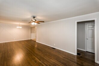 2843 Lancaster Dr in East Point, GA - Building Photo - Building Photo