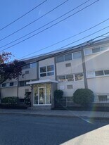 7 Spruce St in Waltham, MA - Building Photo