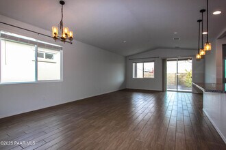 1356 Warbler Wy in Prescott, AZ - Building Photo - Building Photo
