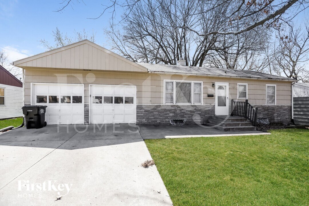 8855 E 59th St in Raytown, MO - Foto de edificio