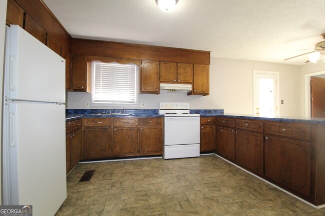 16 Woodberry Dr in Silver Creek, GA - Building Photo - Building Photo