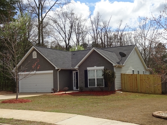 472 Camella Cir in Mcdonough, GA - Building Photo