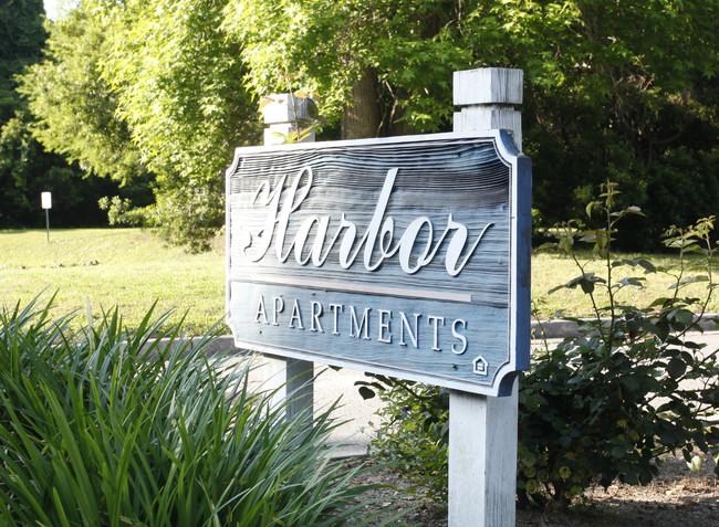 Harbor Apartments in Charleston, SC - Building Photo - Building Photo