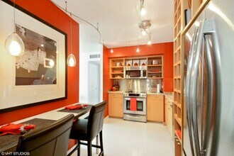 260 E Chestnut St in Chicago, IL - Building Photo - Building Photo