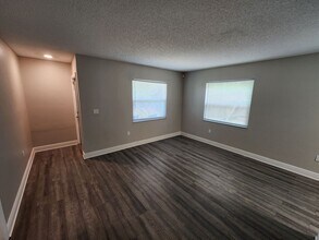 1209 62nd Ave E in Bradenton, FL - Building Photo - Building Photo