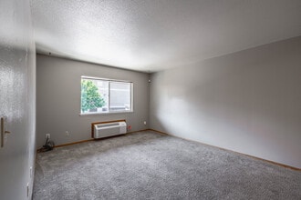 Cascade Village in Ellensburg, WA - Building Photo - Building Photo