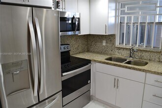 220 NW 87th Ave in Miami, FL - Building Photo - Building Photo