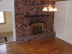 953 Ripley Ln in Oyster Bay, NY - Building Photo - Building Photo