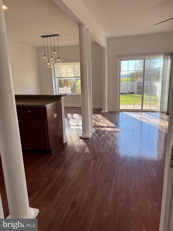 111 Glacier Dr in Berlin, NJ - Foto de edificio - Building Photo