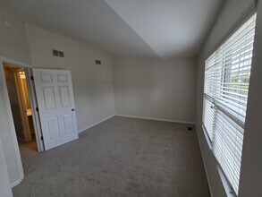 2206 Flagstone Ln in Carpentersville, IL - Building Photo - Building Photo