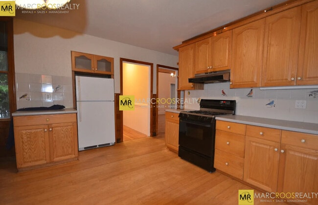 234 Cypress St, Unit 3 in Brookline, MA - Foto de edificio - Building Photo