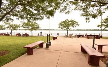 8330 E Jefferson Ave in Detroit, MI - Building Photo - Building Photo