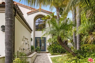 1445 Cuesta Linda Dr in Los Angeles, CA - Building Photo - Building Photo