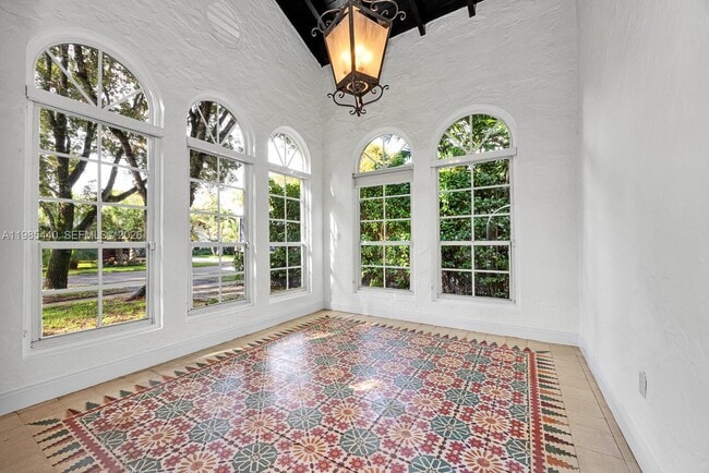 517 Minorca Ave in Coral Gables, FL - Building Photo - Building Photo