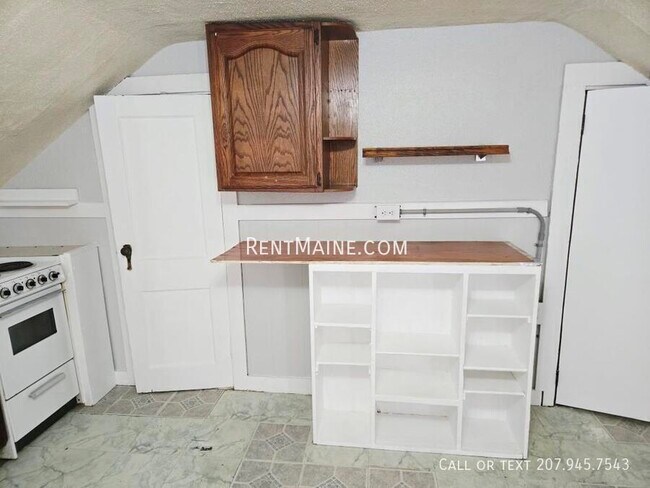 67 Cedar St in Bangor, ME - Building Photo - Building Photo