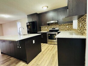 15 Falmead Rd NE in Calgary, AB - Building Photo - Building Photo
