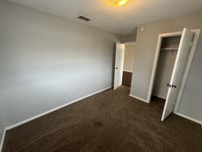 1913 41st St, Unit B in Lubbock, TX - Foto de edificio - Building Photo