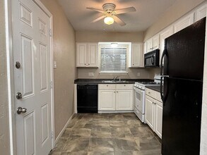 3 Bed, 2 Bath in Southwood Valley for August Move In! in College Station, TX - Building Photo - Building Photo