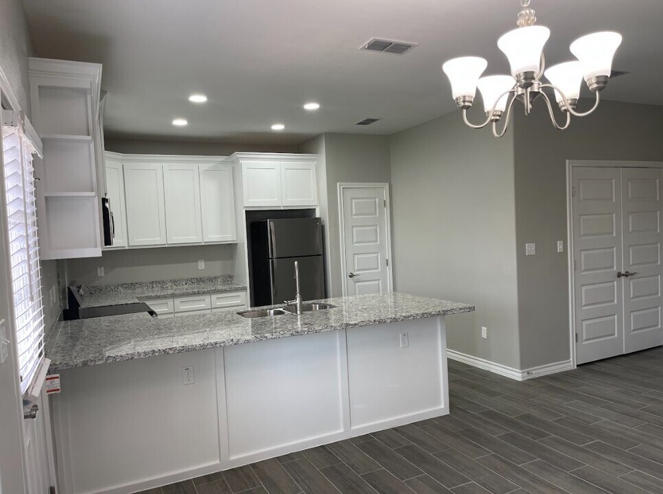 119 Mimosa St in Los Fresnos, TX - Building Photo