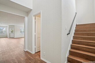 1154 Barn Swallow Wy in San Antonio, TX - Foto de edificio - Building Photo