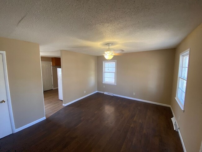 property at 1428 W Hamilton St