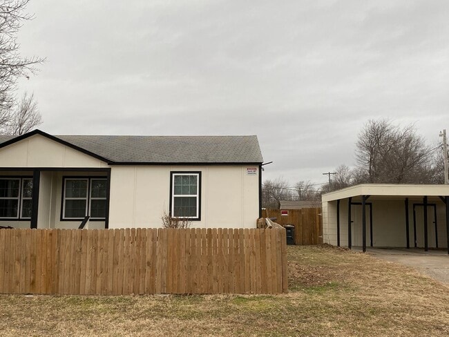 1304 N 73rd E Ave in Tulsa, OK - Building Photo - Building Photo