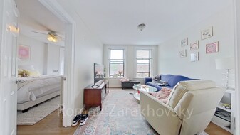 1942 Beacon St, Unit 6 in Boston, MA - Building Photo