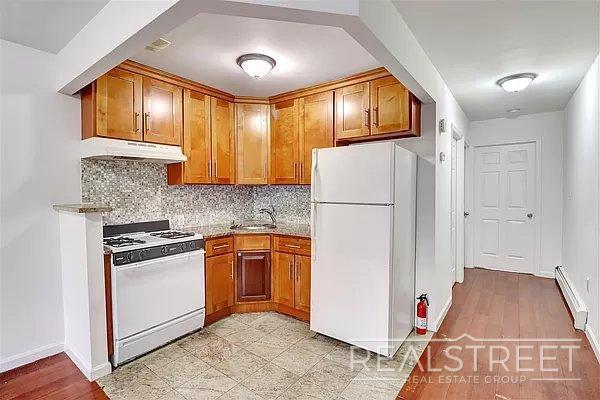 337 Tompkins Ave in Brooklyn, NY - Building Photo - Building Photo