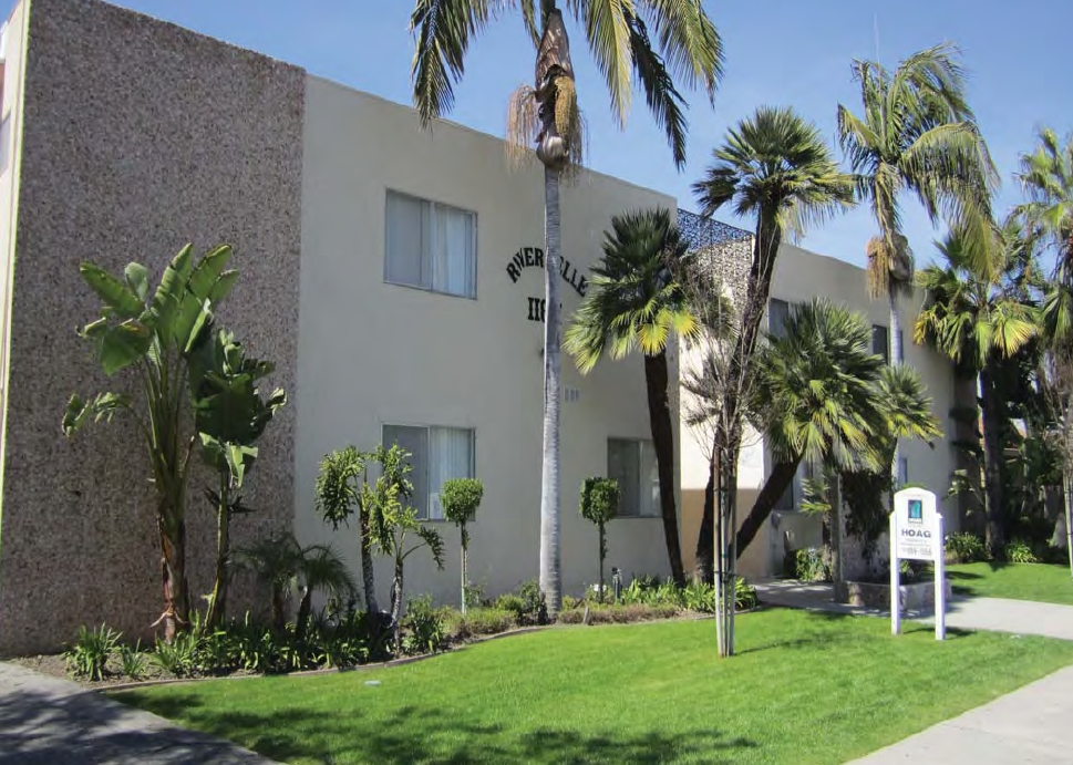 11811 Old River School Rd in Downey, CA - Building Photo