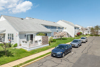 Breakwater Cove in Monmouth Beach, NJ - Building Photo - Primary Photo