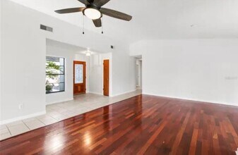 15717 Pennington Rd in Tampa, FL - Building Photo - Building Photo