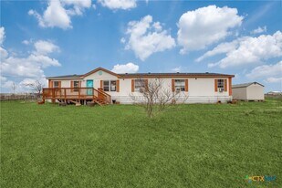 205 North St in Bertram, TX - Building Photo