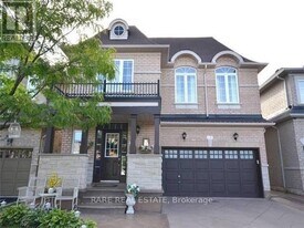 20 Arctic Fox Crescent in Brampton, ON - Building Photo