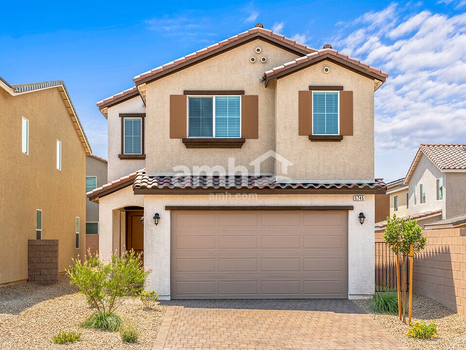 5830 Fly Fisher St in Las Vegas, NV - Building Photo