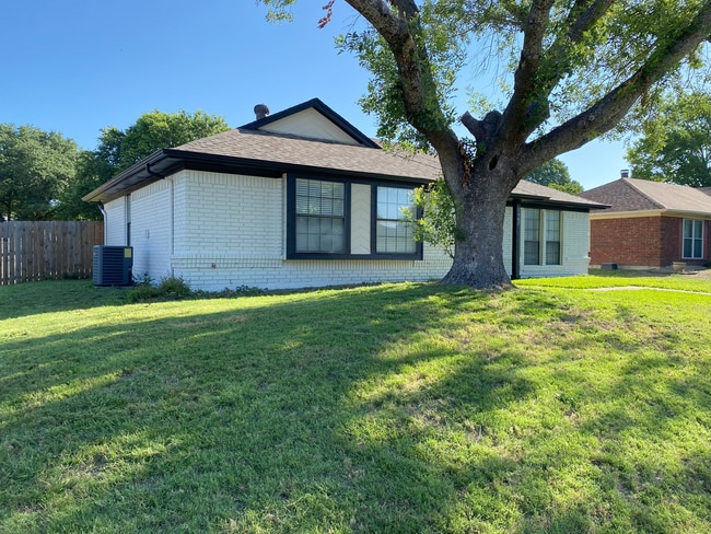 1307 Edelweiss Dr in Allen, TX - Building Photo - Building Photo