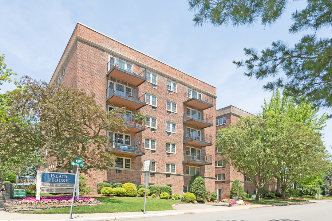 Blair House in Morristown, NJ - Building Photo