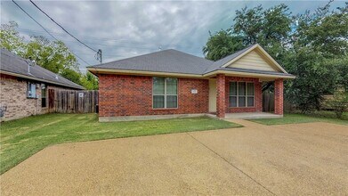 115 Richards St in College Station, TX - Building Photo - Building Photo