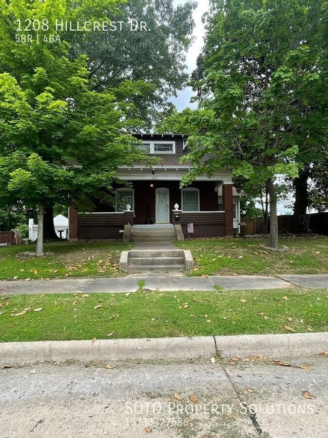 property at 1208 Hillcrest Dr