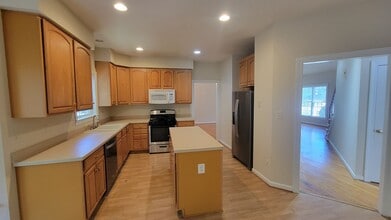 2200 Sarah Woods Ct in Vienna, VA - Building Photo - Building Photo